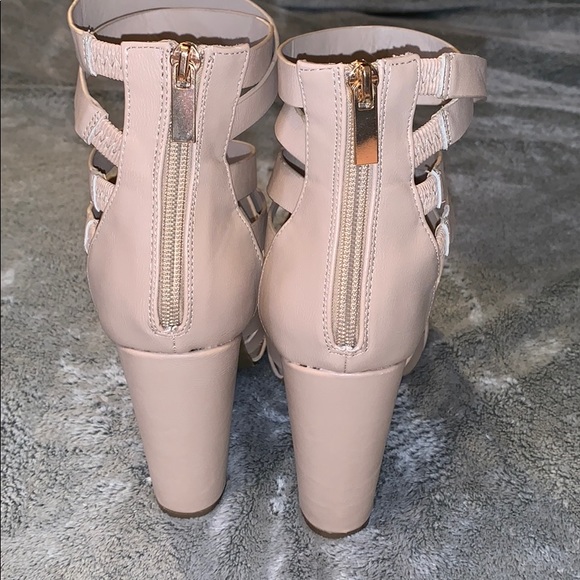 High Heels - Picture 2 of 3